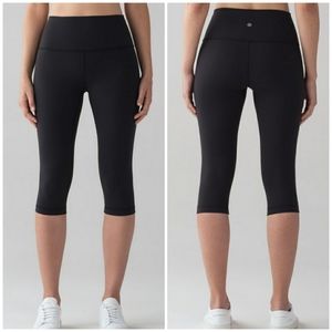 LULULEMON Wunder Under Hi Rise 1/2 Tight 17" SZ 8